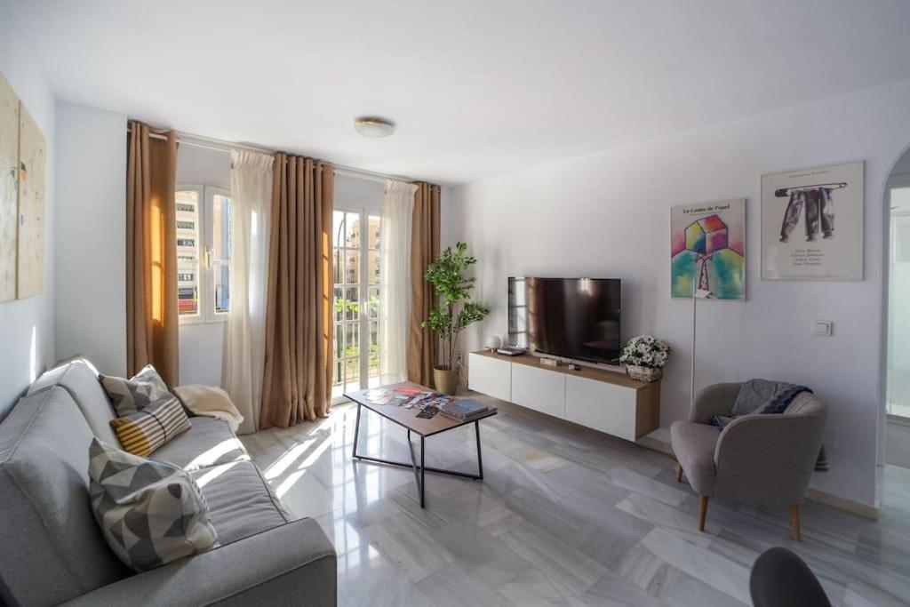 Central And Beautiful Apartment - Free Parking Malaga Zewnętrze zdjęcie