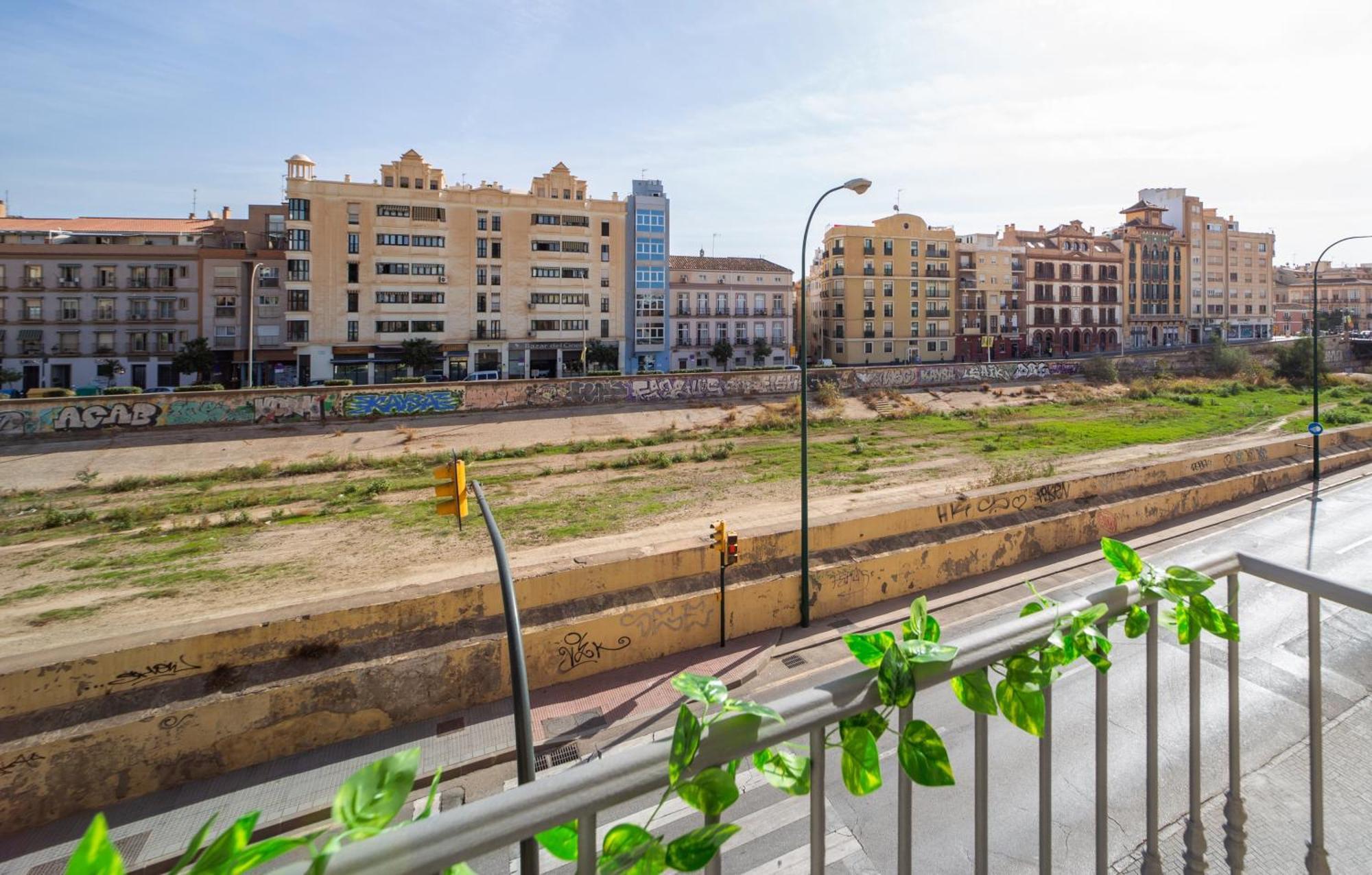 Central And Beautiful Apartment - Free Parking Malaga Zewnętrze zdjęcie