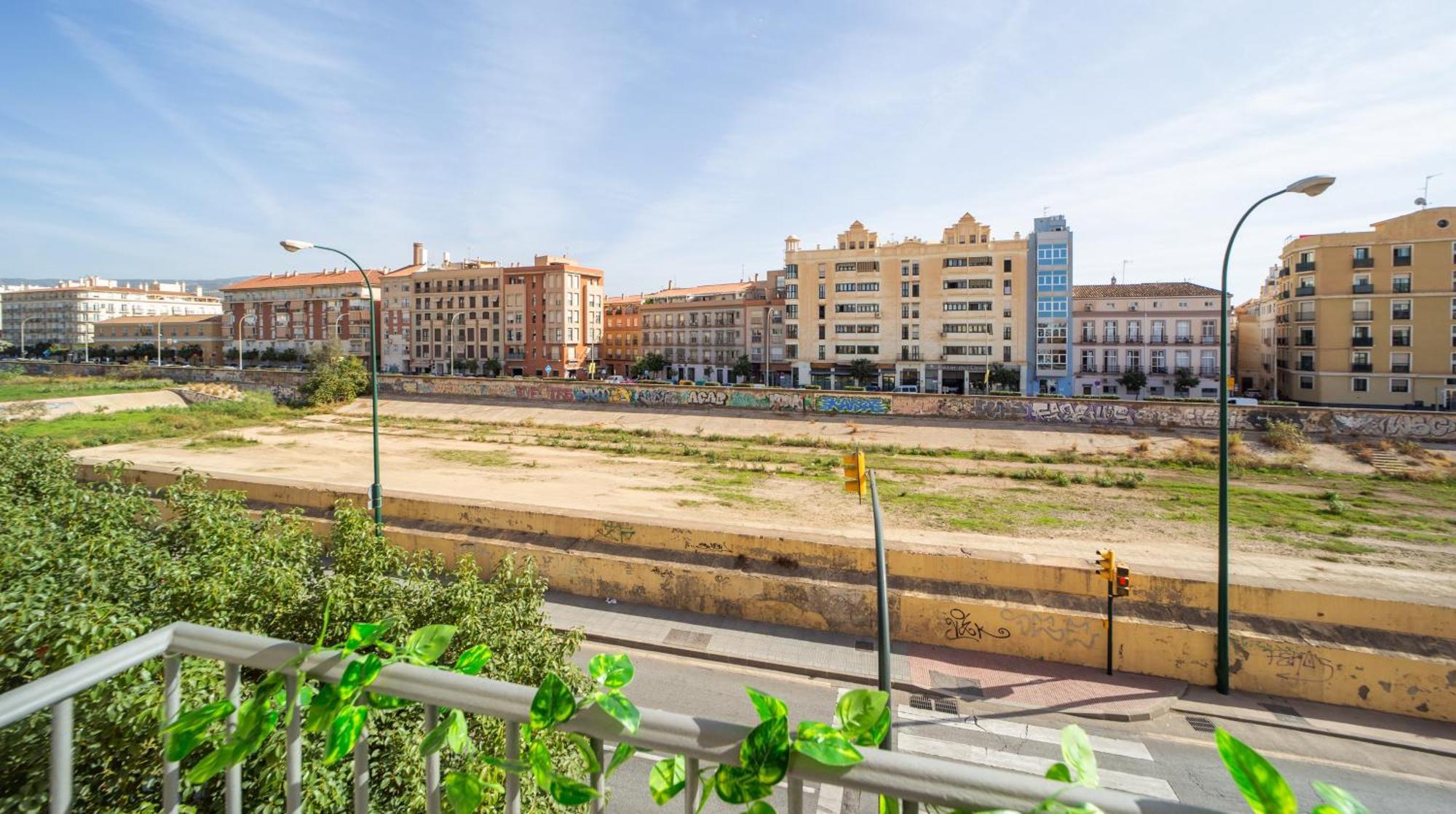 Central And Beautiful Apartment - Free Parking Malaga Zewnętrze zdjęcie